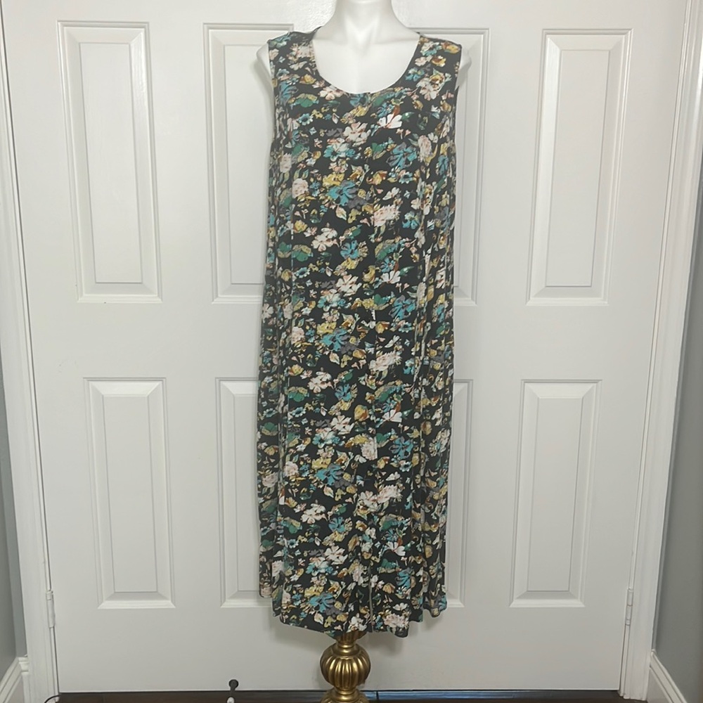NorthStyle Women’s Floral Dress Sleeveless Flowy Silhouette Button-front Size 2X